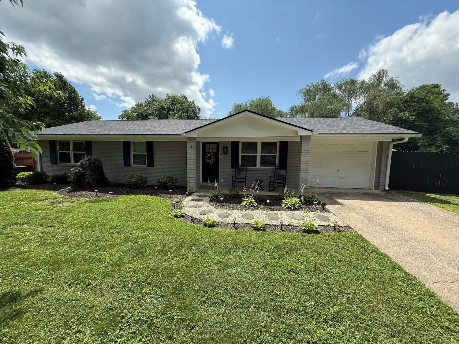 100-Elmwood-Ct For Sale