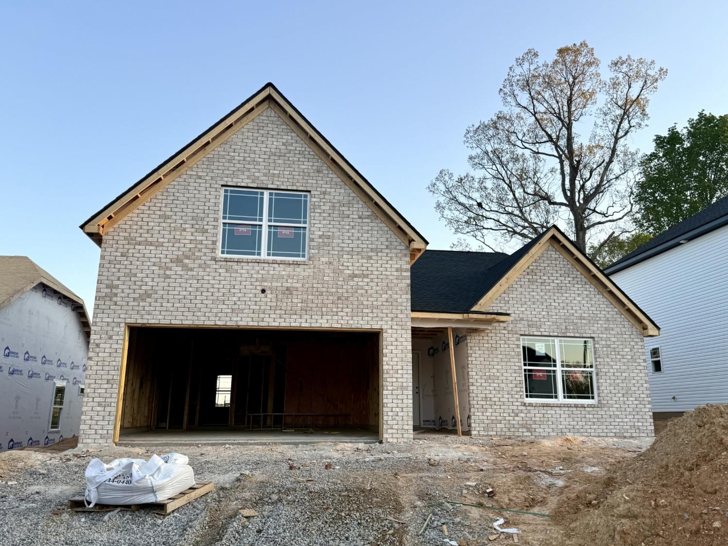 1045-Javier-Dr For Sale