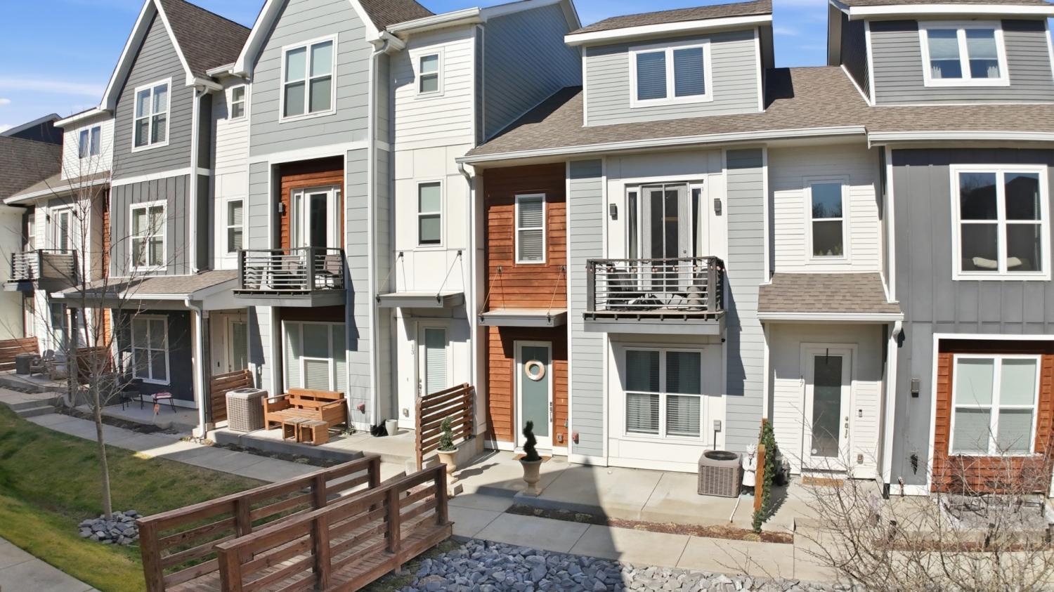 700-James-Ave For Sale