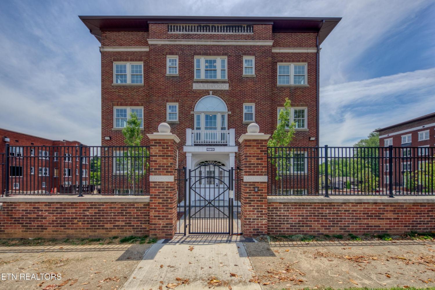 2730-E-Magnolia-Ave For Sale