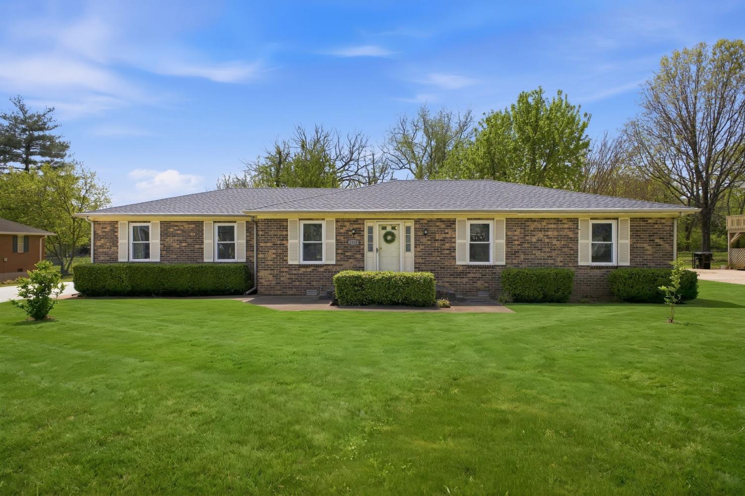 1115-Tomahawk-Trce For Sale