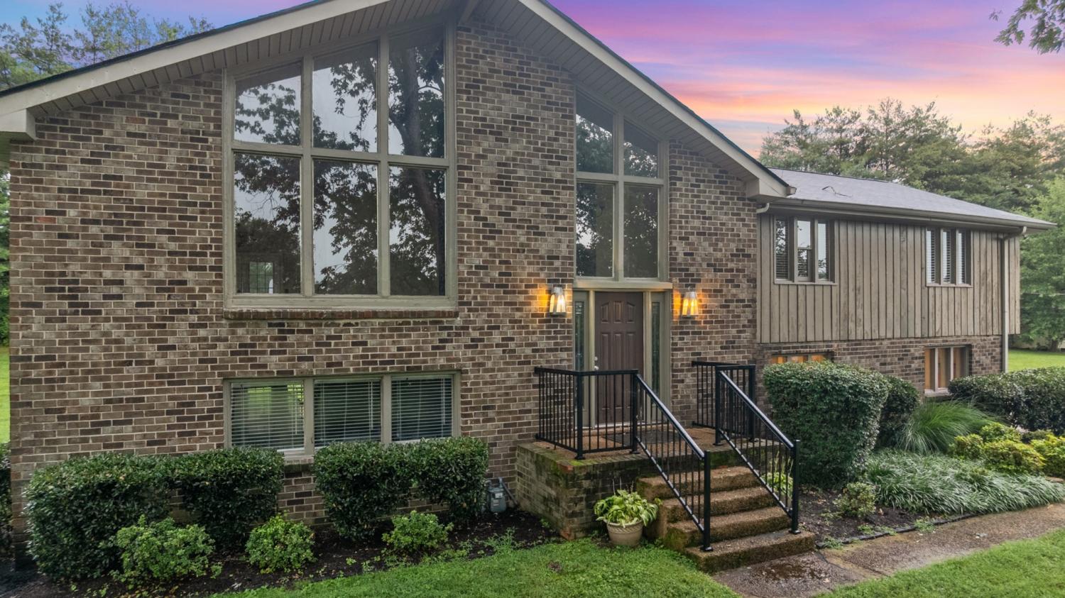 1302-Twin-Springs-Dr For Sale