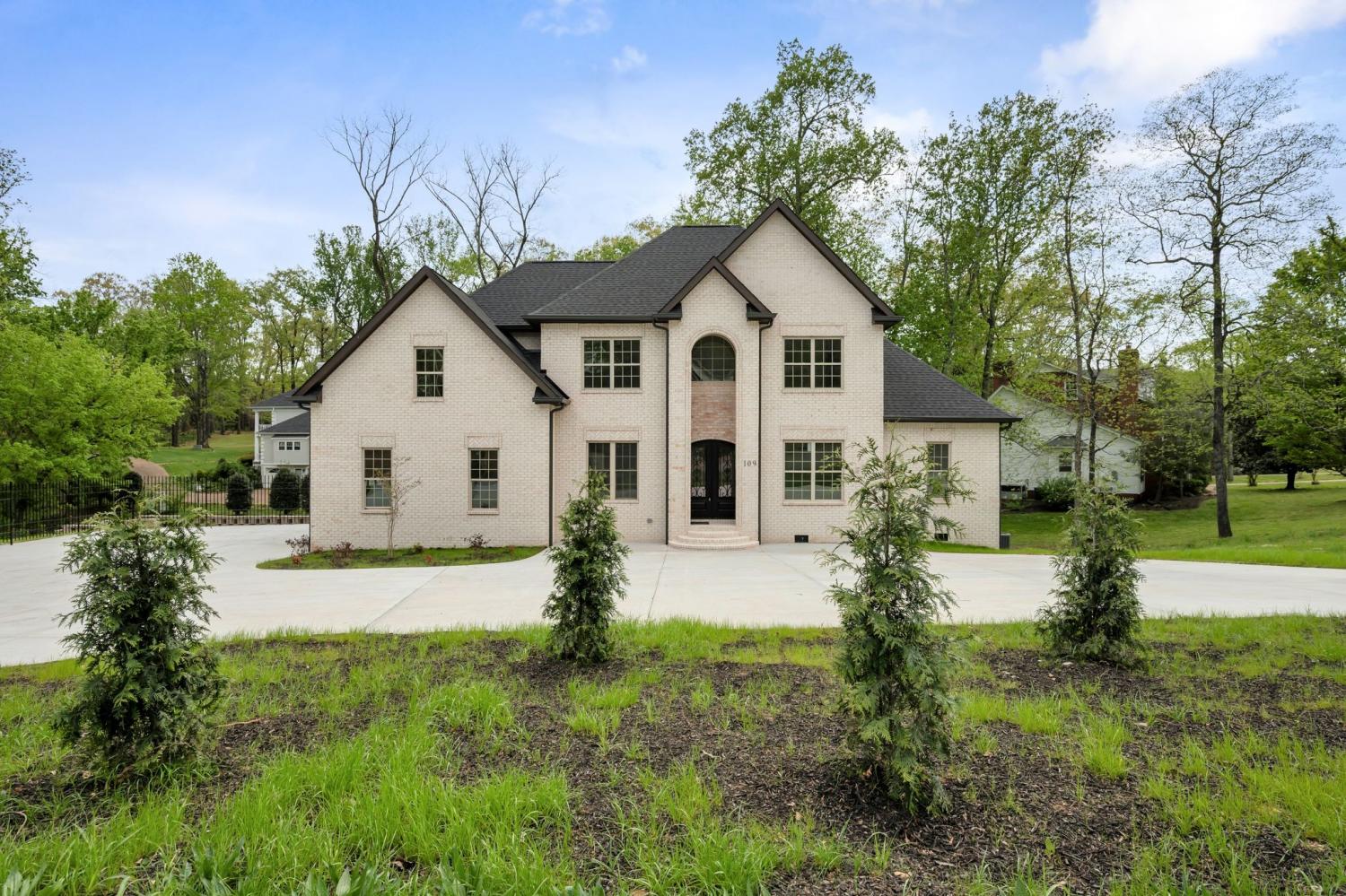 109-Oak-Hill-Dr For Sale