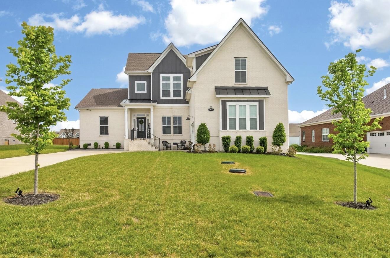 918-Proprietors-Pl For Sale