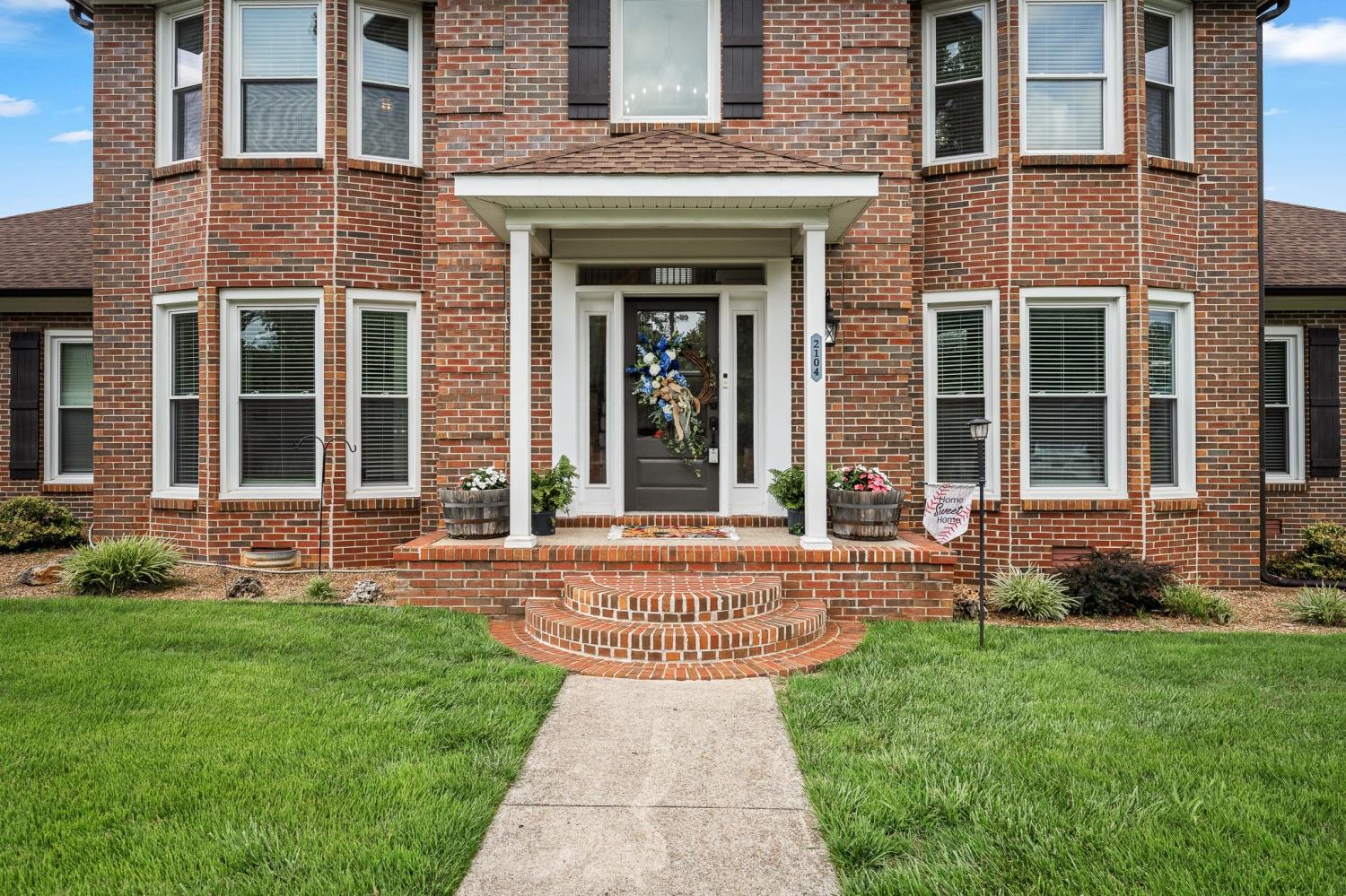 2104 Shannon Dr TN 37129 For Sale - 