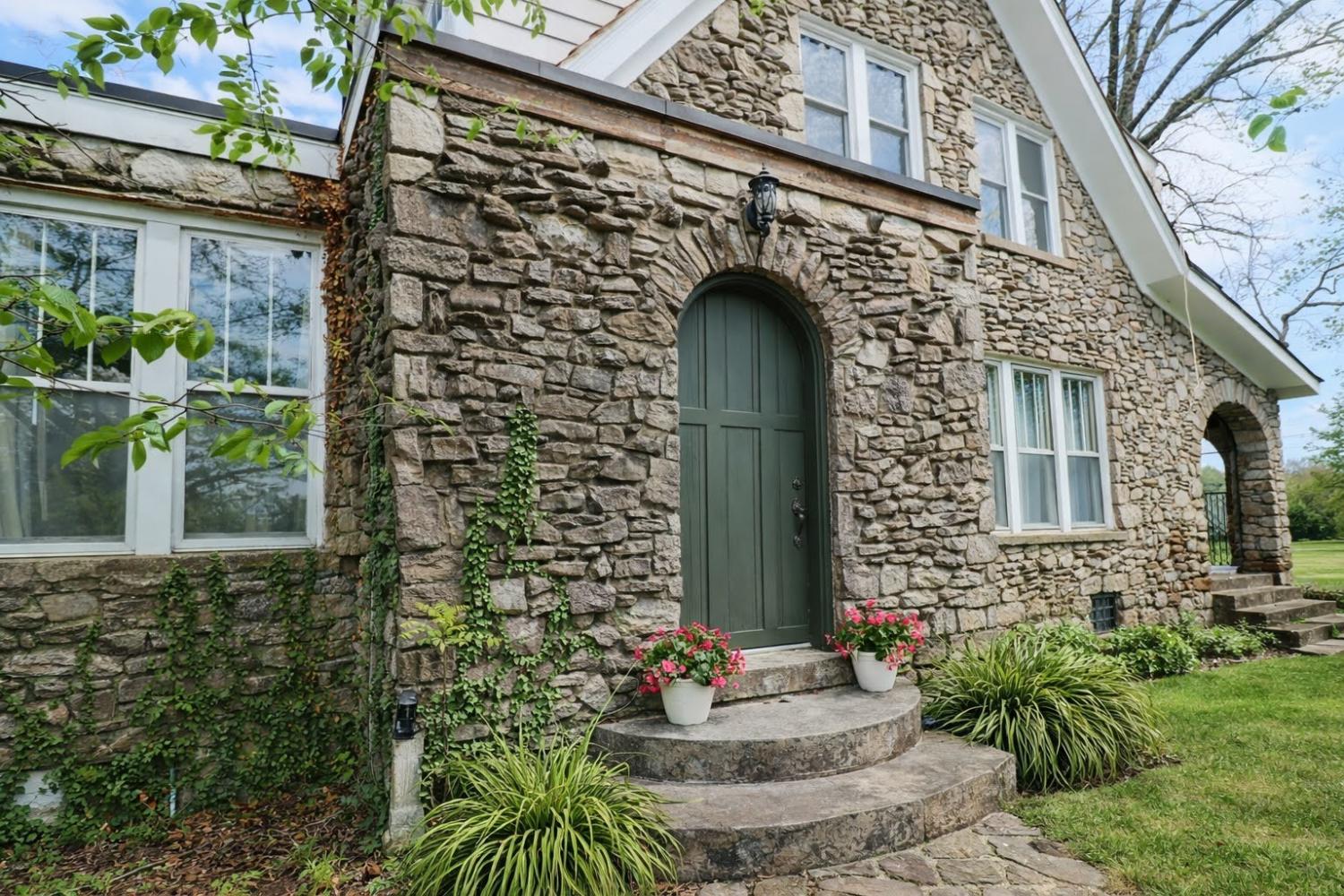 307-College-Ave--E For Sale