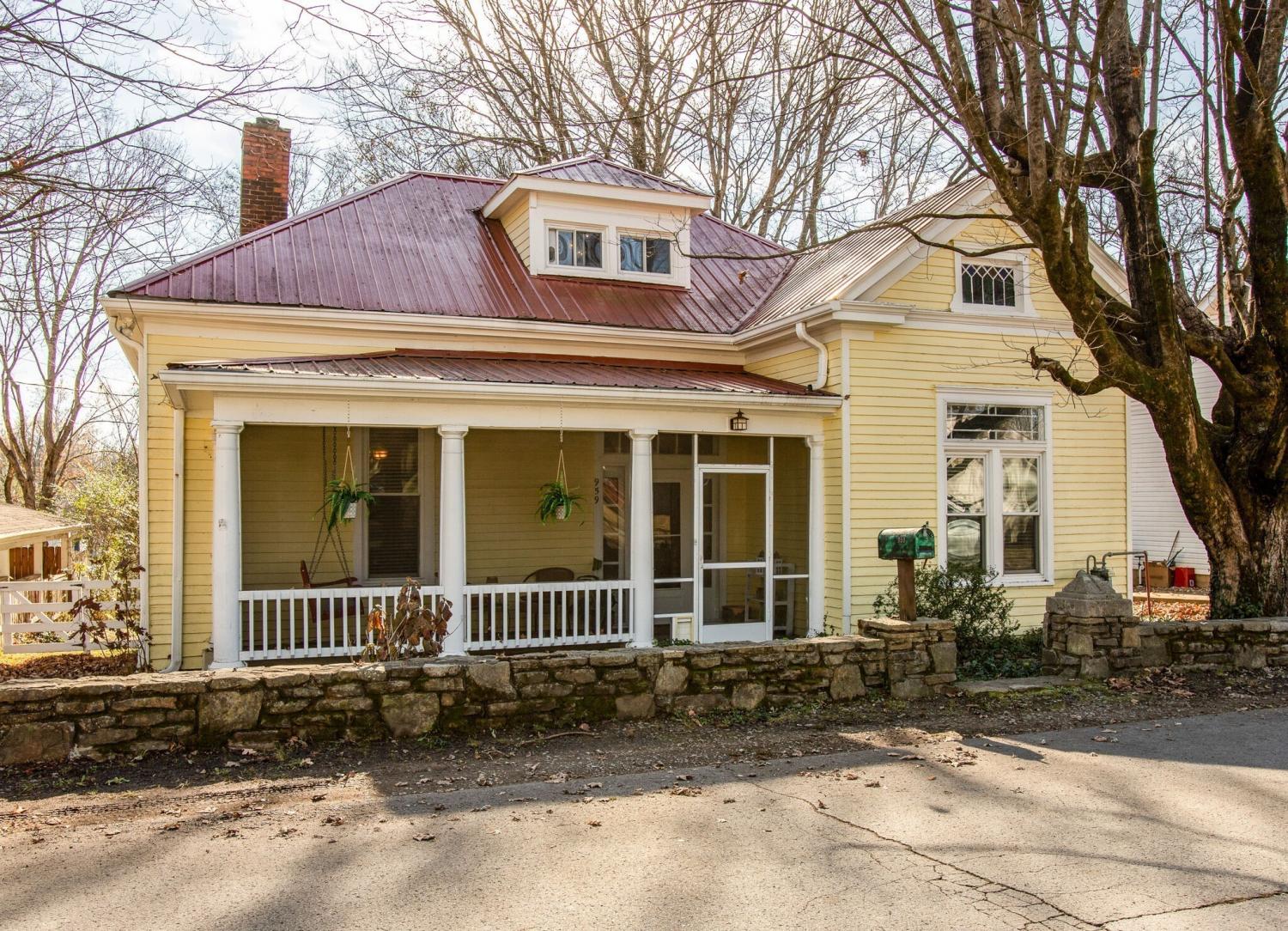 959-Glass-St For Sale