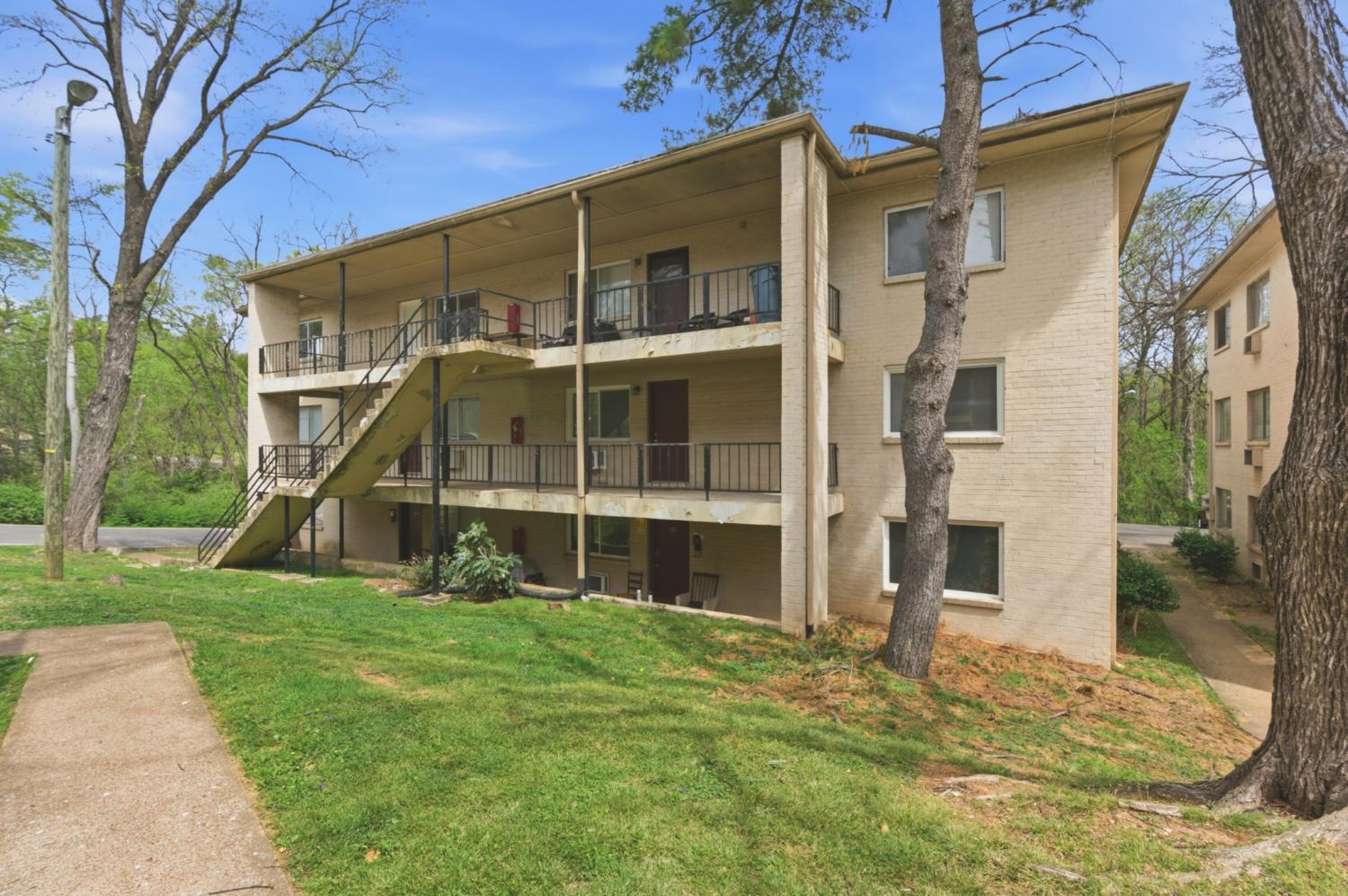 550-Harding-Pl For Sale