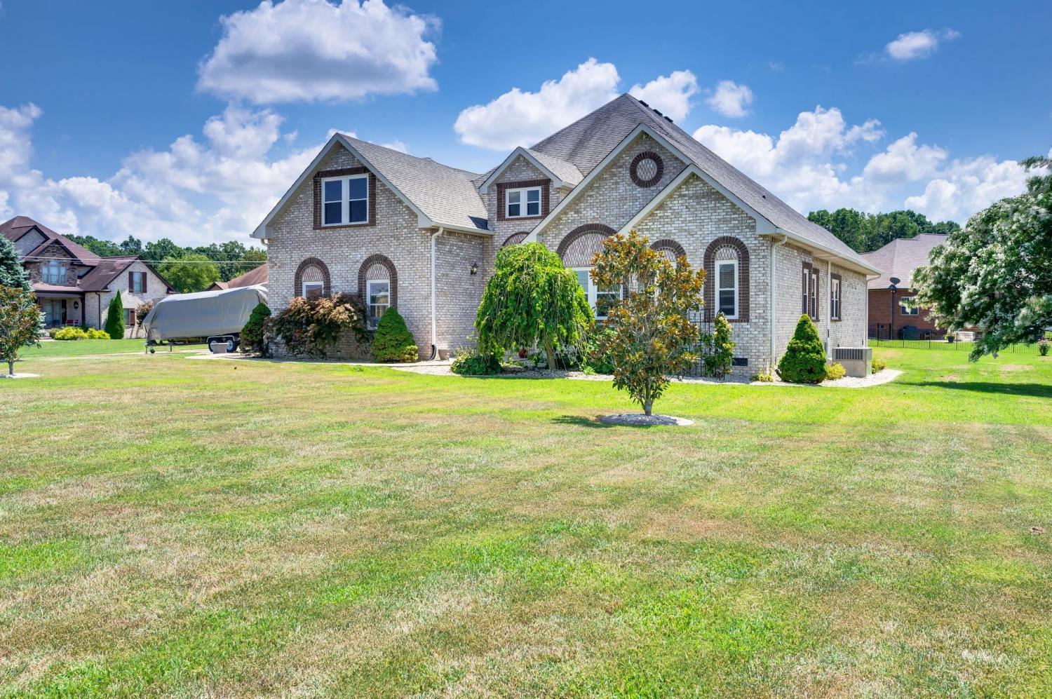 2114-London-Ln For Sale