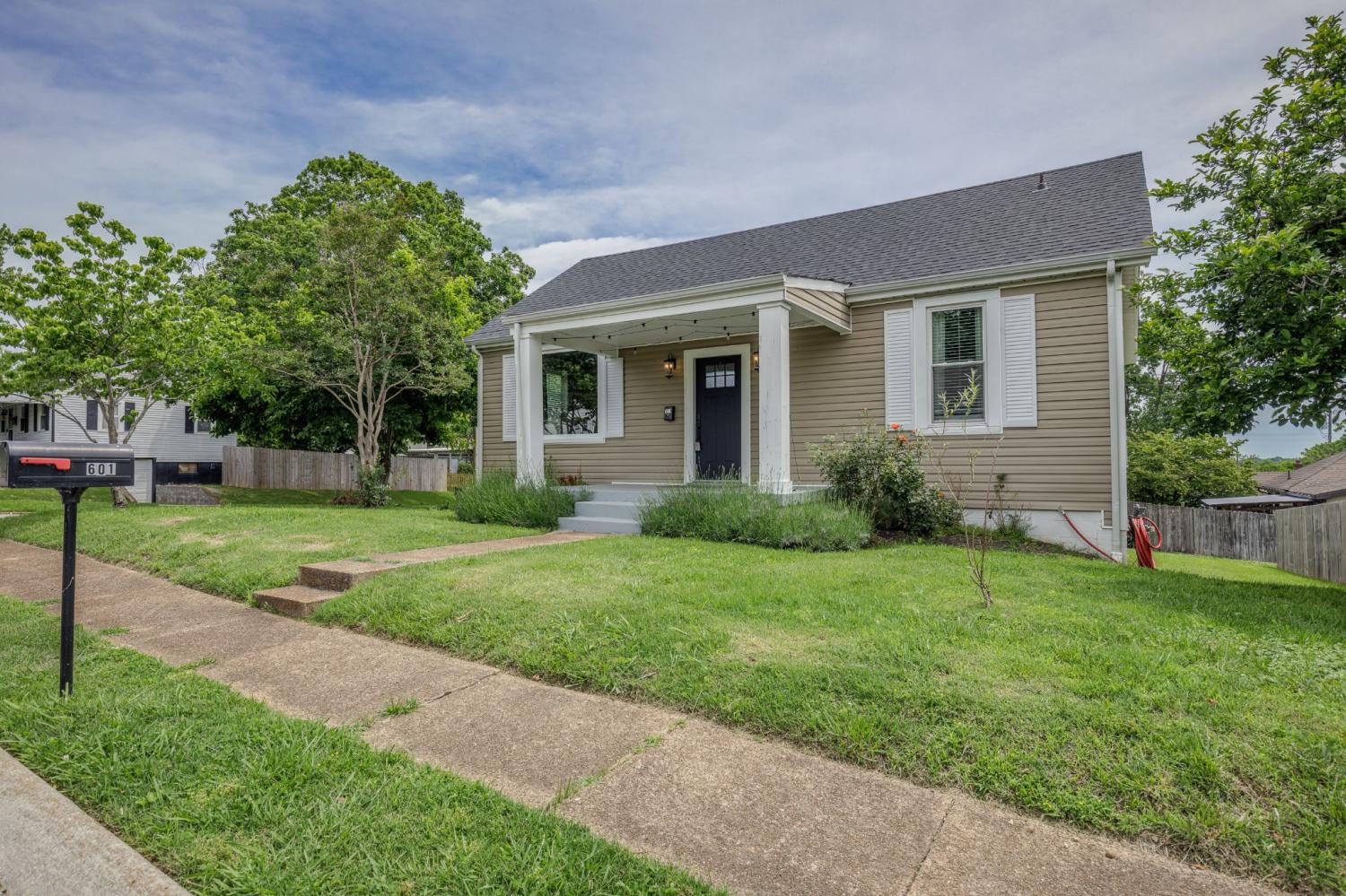 601-Lawrence-St For Sale