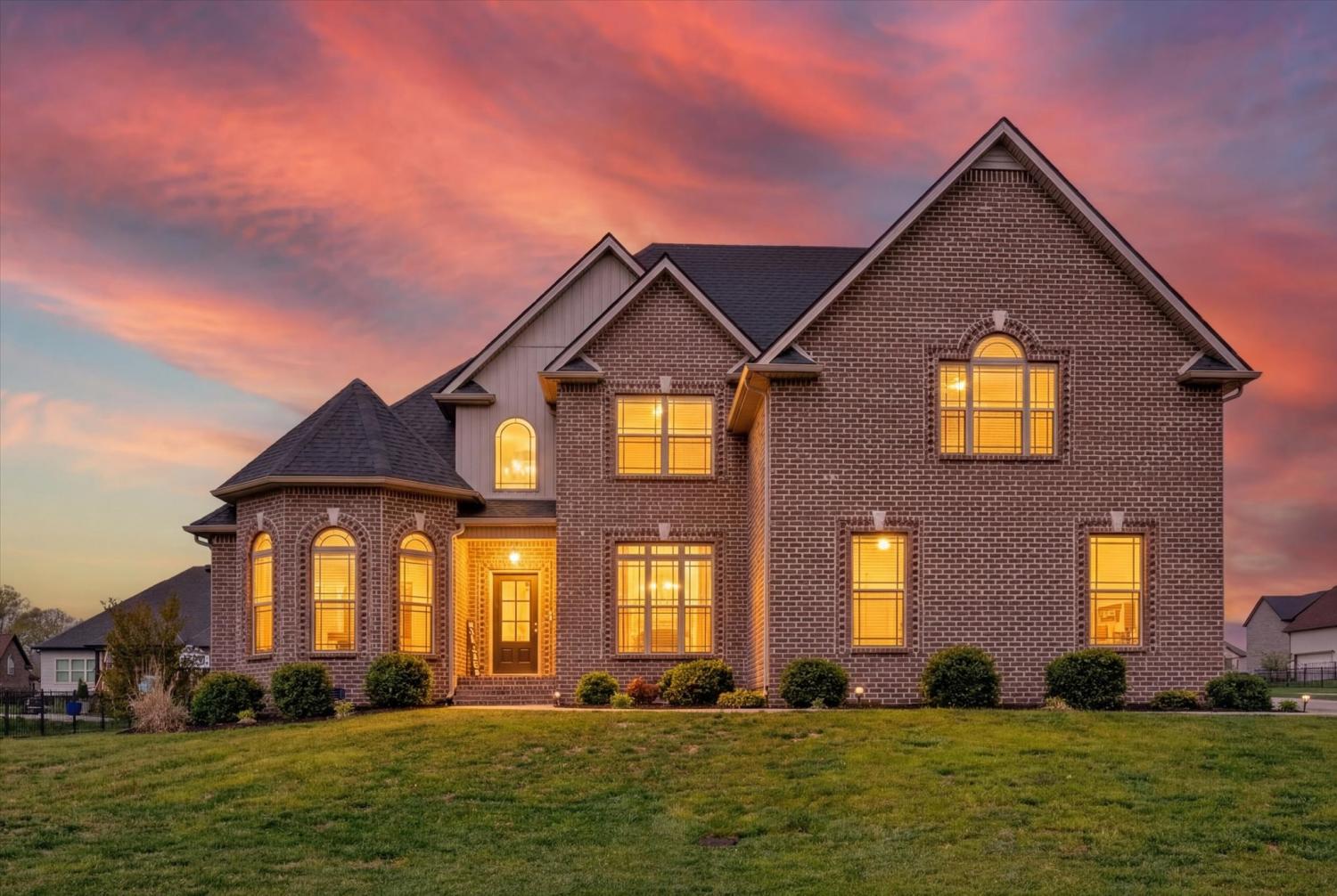 100-Hayward-Fields-Dr For Sale