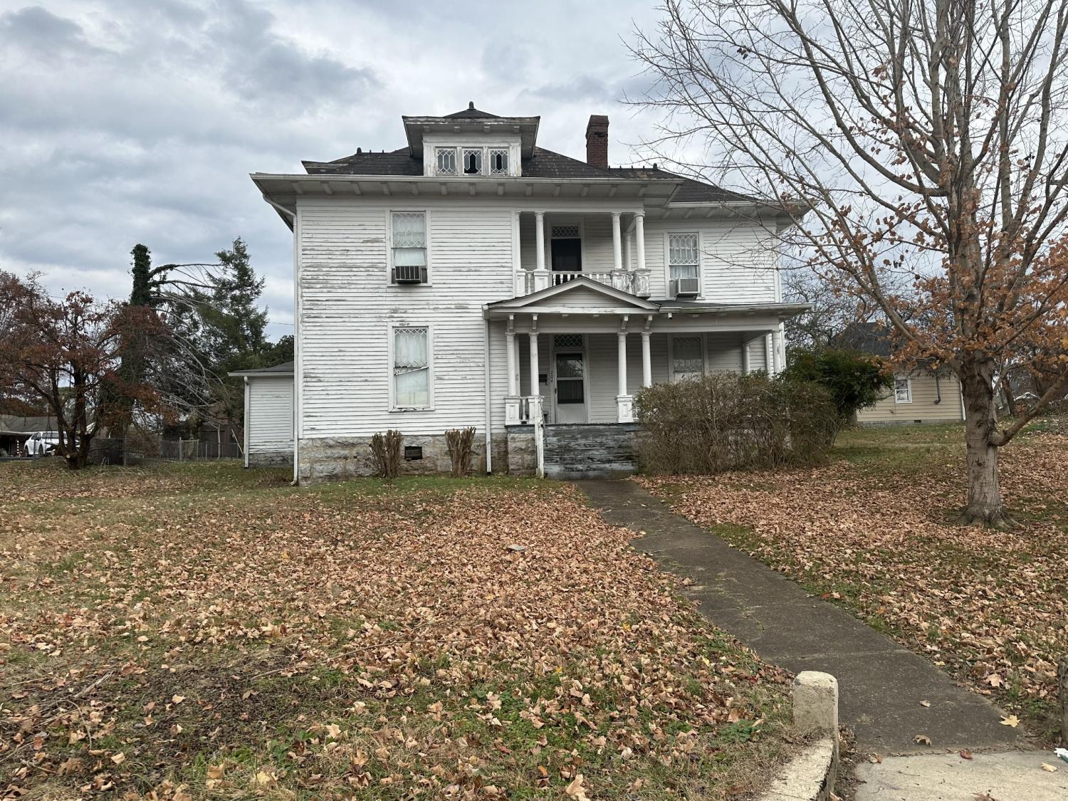 704-Main-St--N For Sale