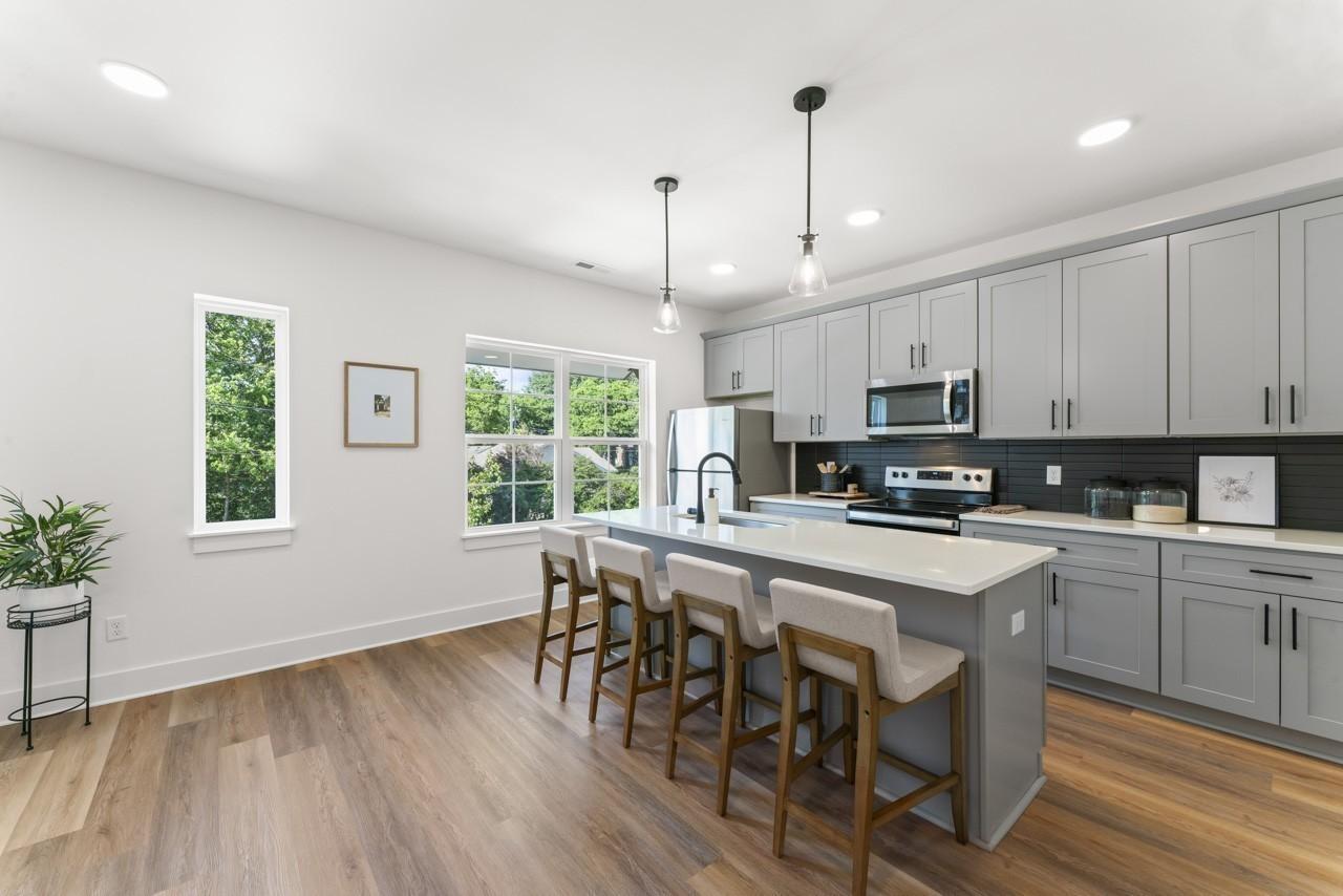 722-N-Dupont-Ave For Sale