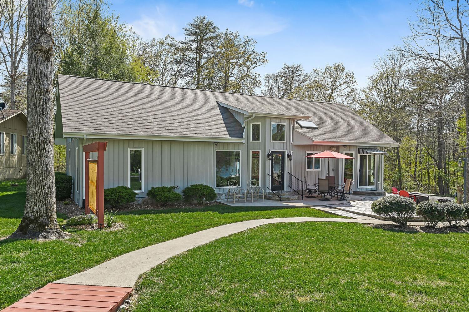 304-Saint-George-Dr For Sale