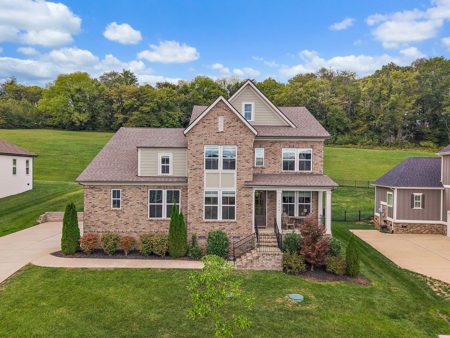 7025-Vineyard-Valley-Dr For Sale