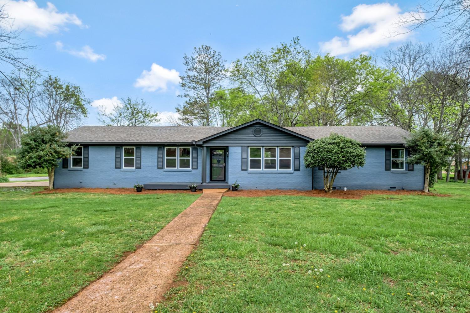712-Pleasantwood-Dr For Sale
