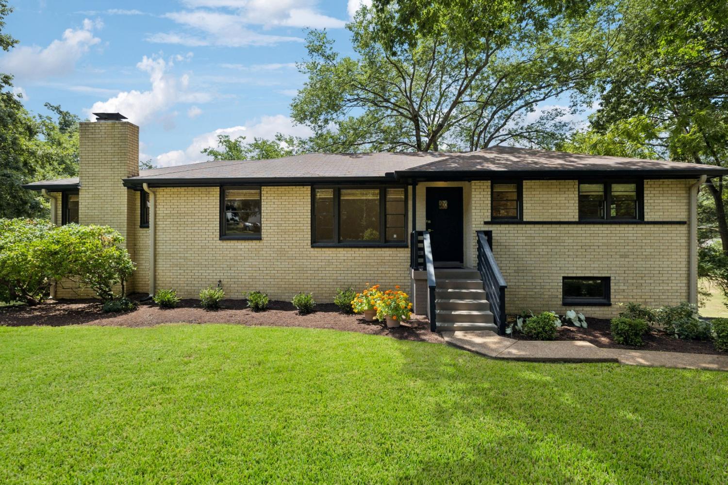 955-Davidson-Drive For Sale