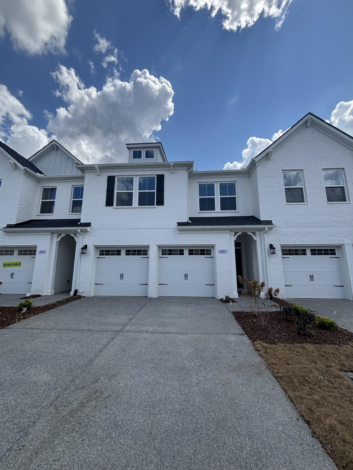 607-Club-View-Way For Sale