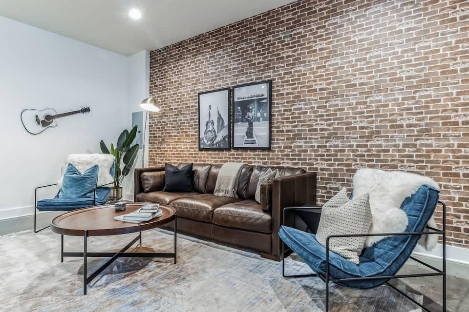 210-30th-Ave--N For Sale