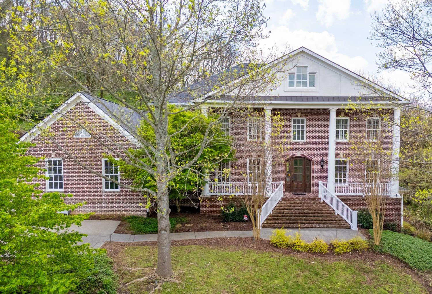 640-Legends-Crest-Dr For Sale