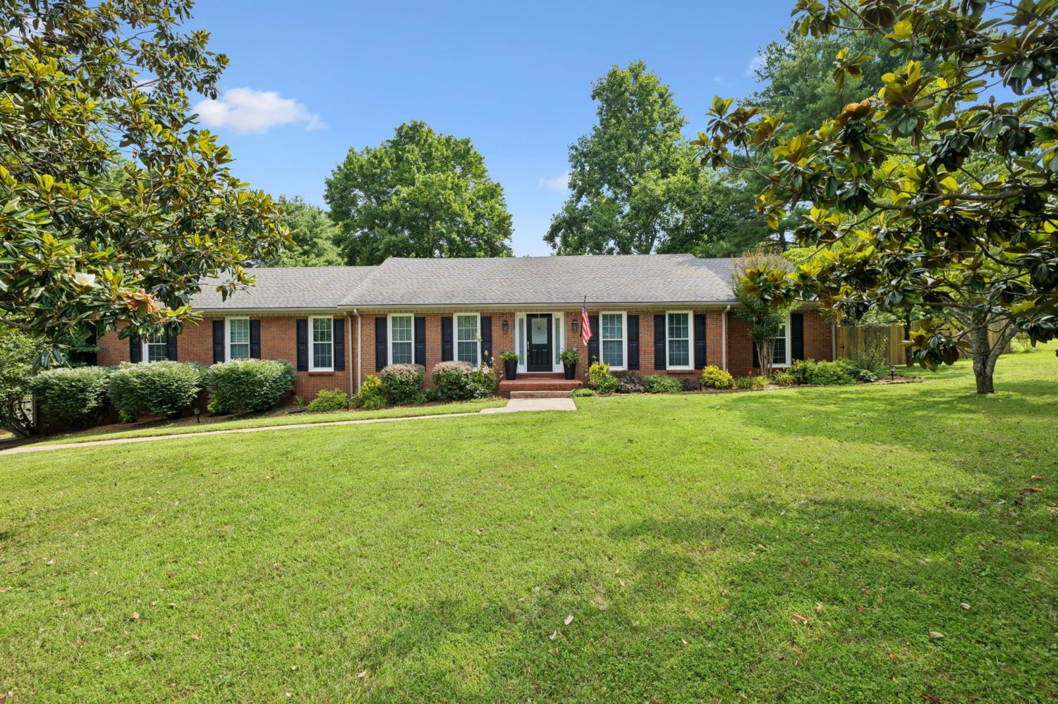 9505-Inavale-Ln For Sale
