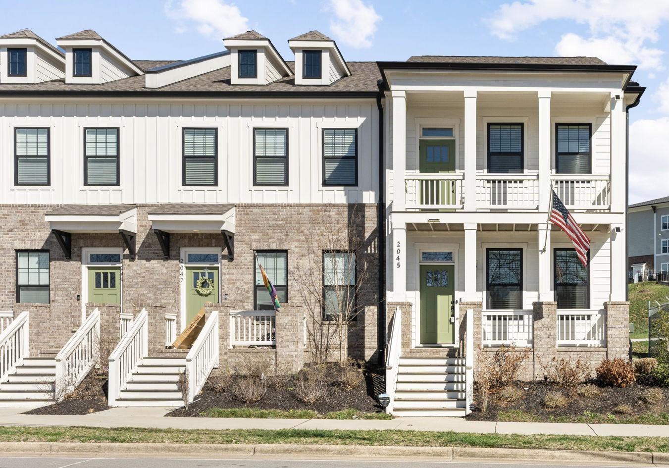 2045-Oakwood-Ave For Sale