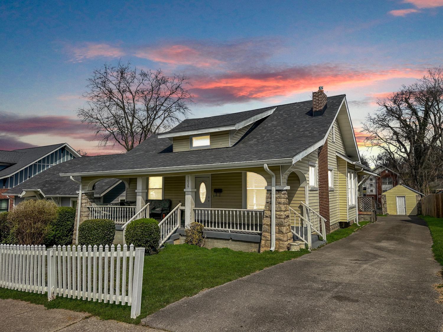 1039-Chicamauga-Ave For Sale