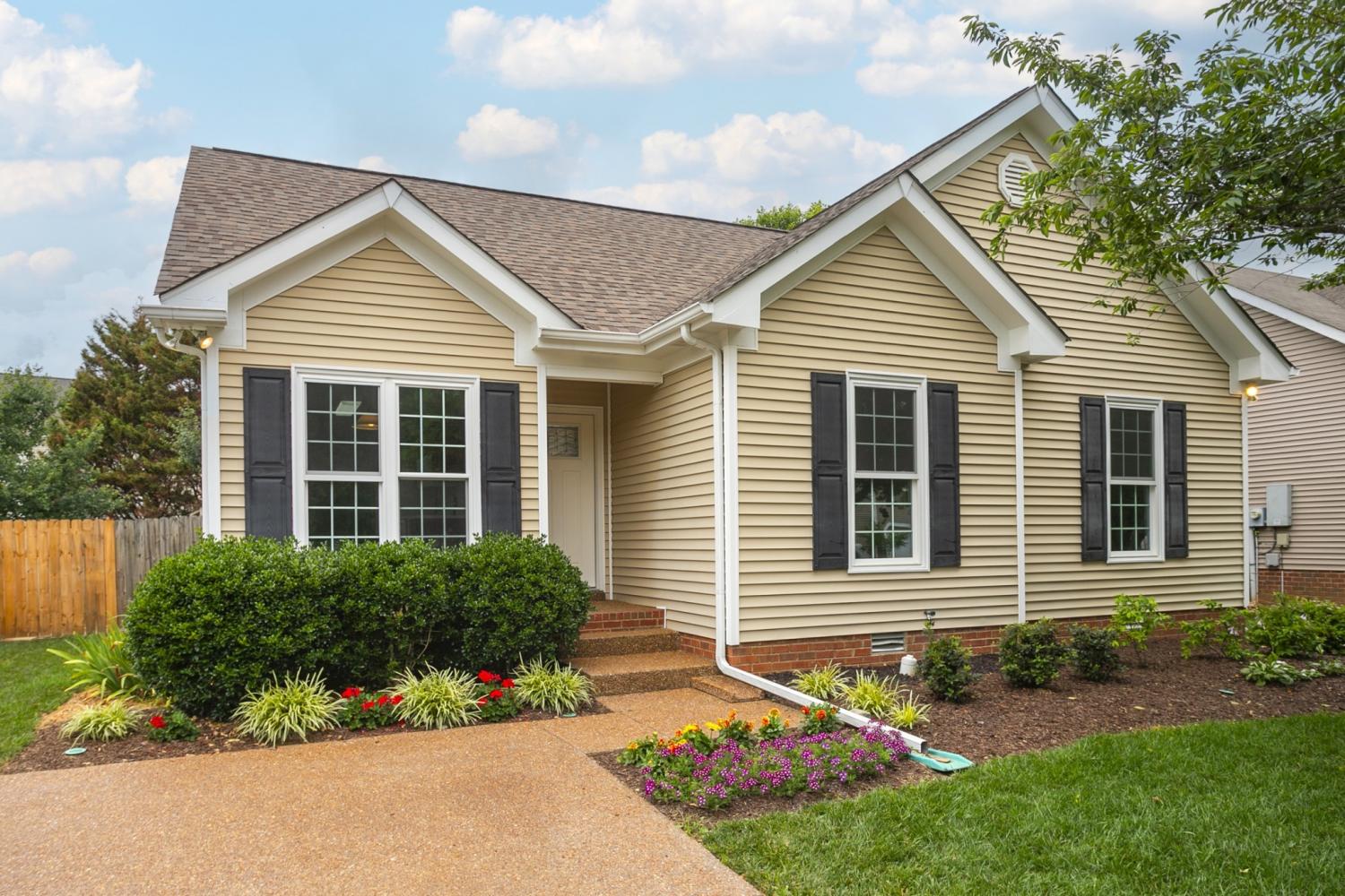 1140-Summerville-Cir For Sale