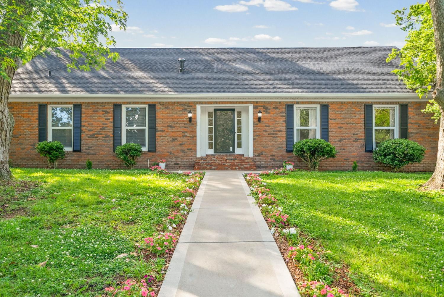 635-Country-Club-Ln For Sale
