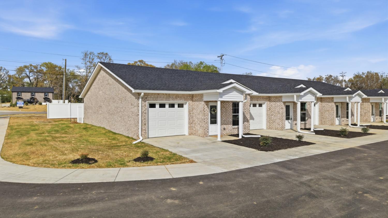 741-Kings-Ln For Sale