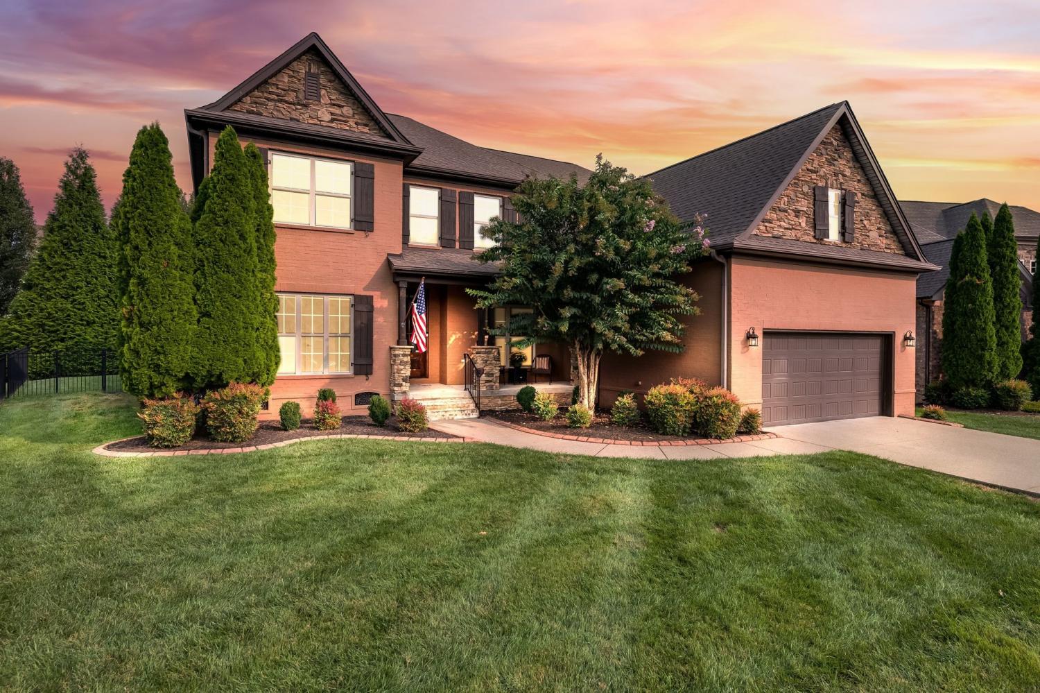 8050 Fenwick Ln TN 37174 For Sale - 