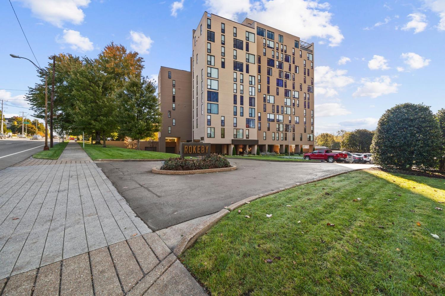 3901-West-End-Ave For Sale