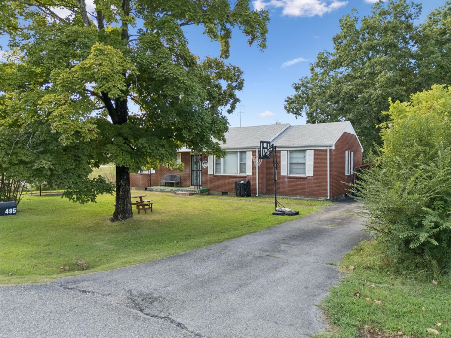 495-Carman-Ave For Sale