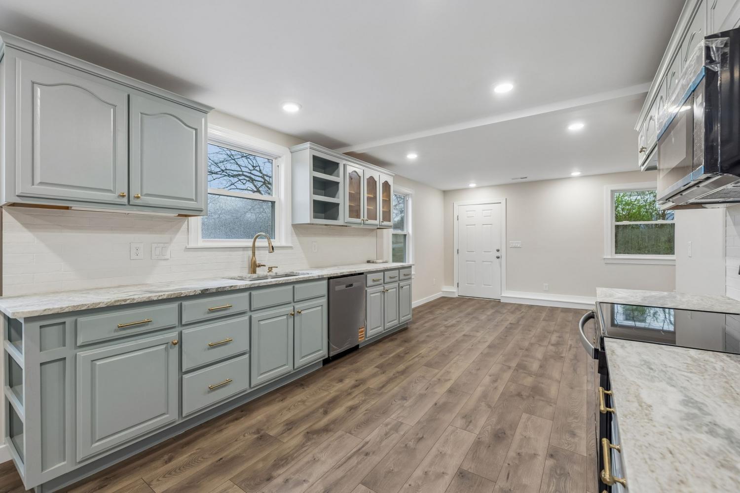 305-Randy-Rd For Sale