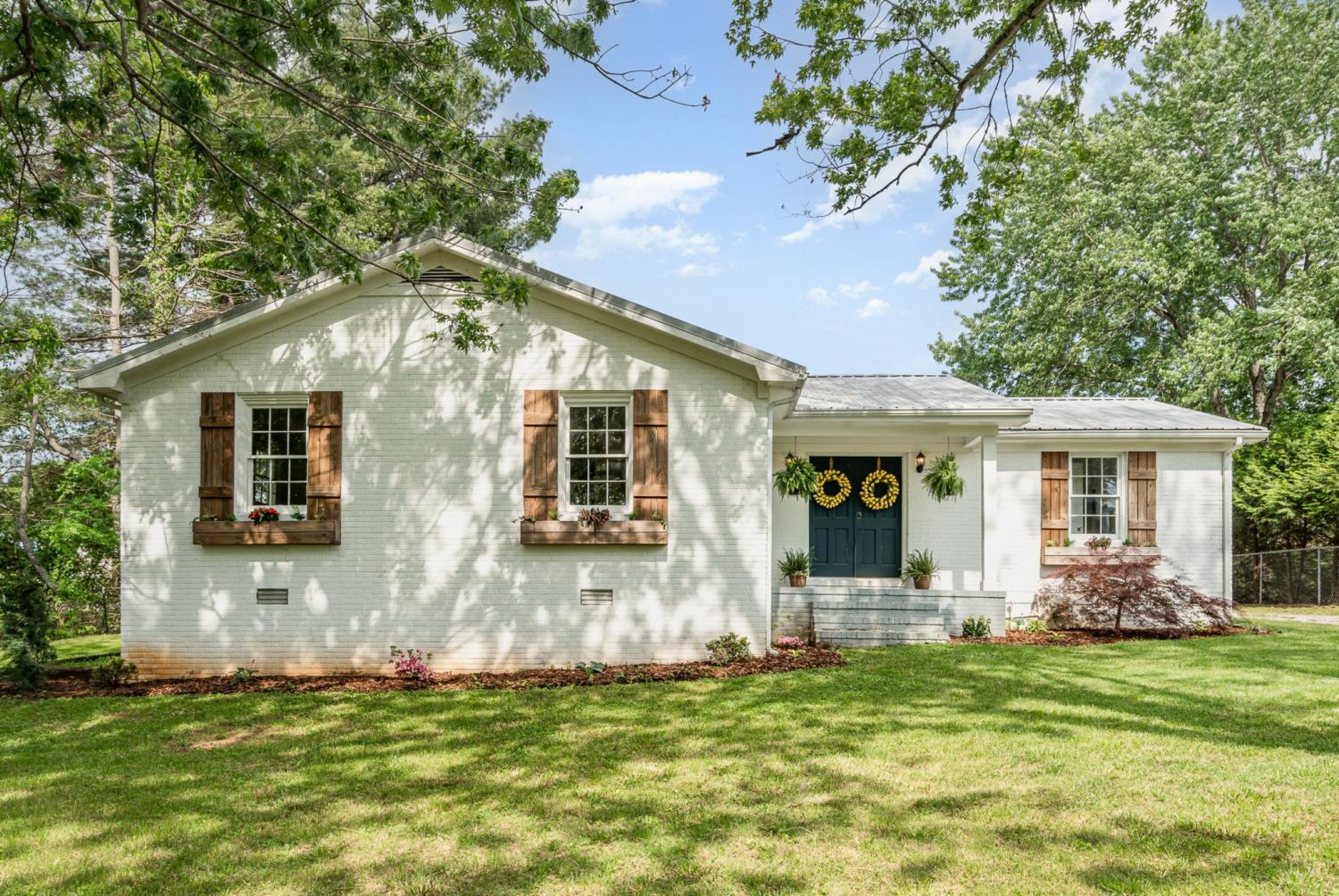 916-Greenwood-Dr For Sale