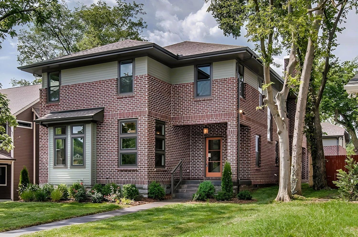 913-Fatherland-St For Sale