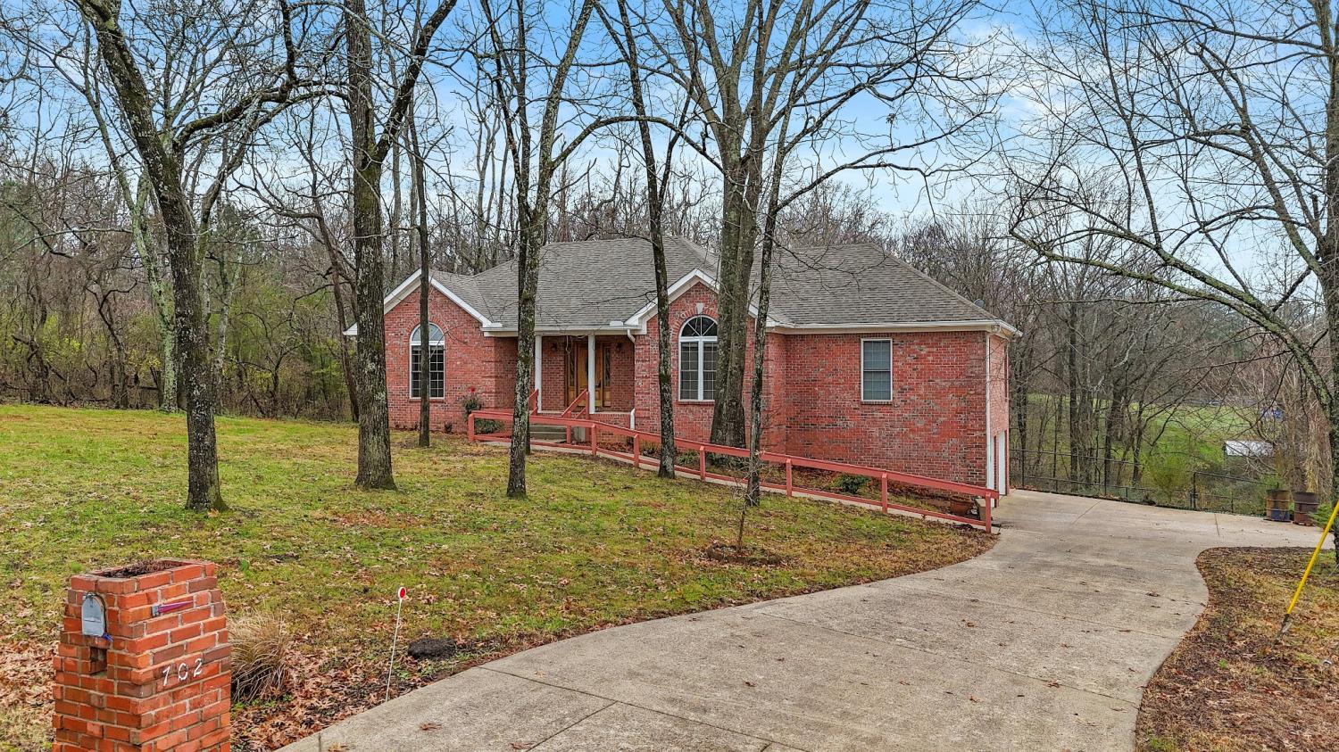 702-Hillside-Dr For Sale