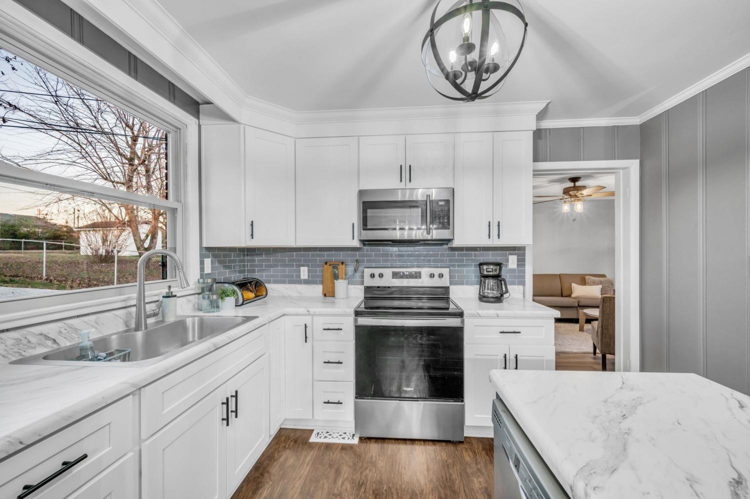 555-Ashe-Ave For Sale