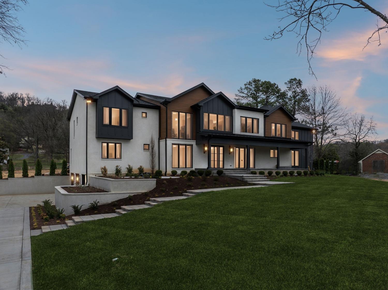 5940-Robert-E-Lee-Dr For Sale