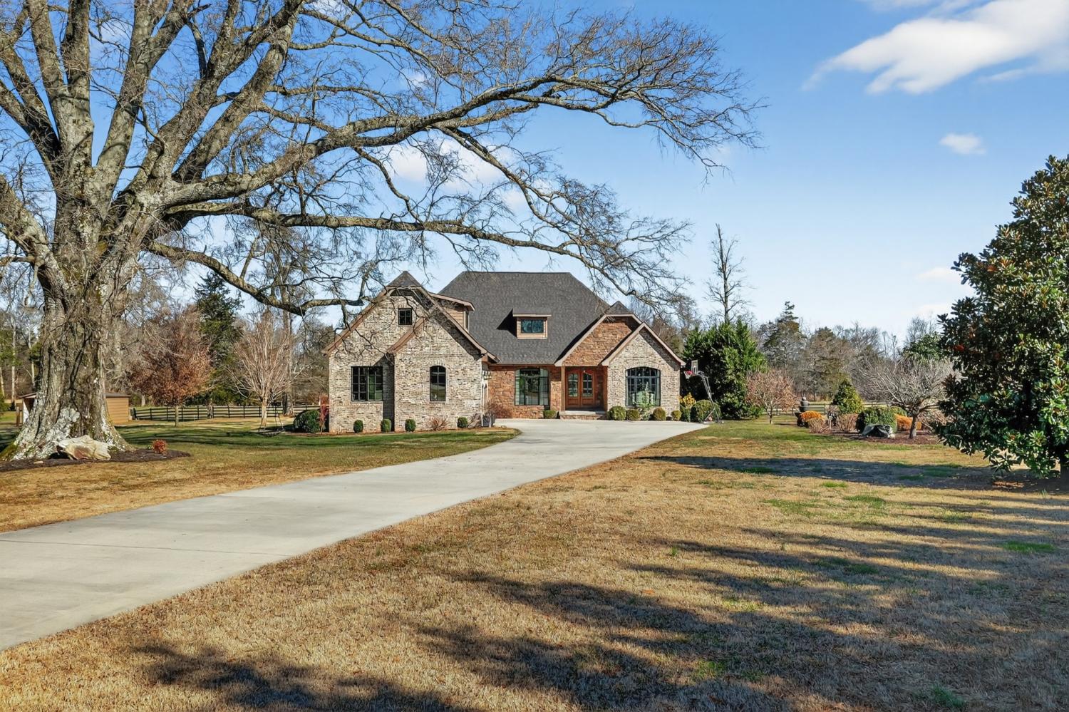 1001-Williams-St For Sale