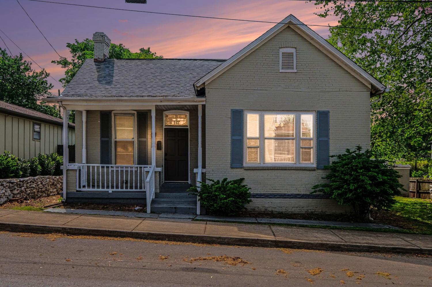 937-Phillips-St For Sale