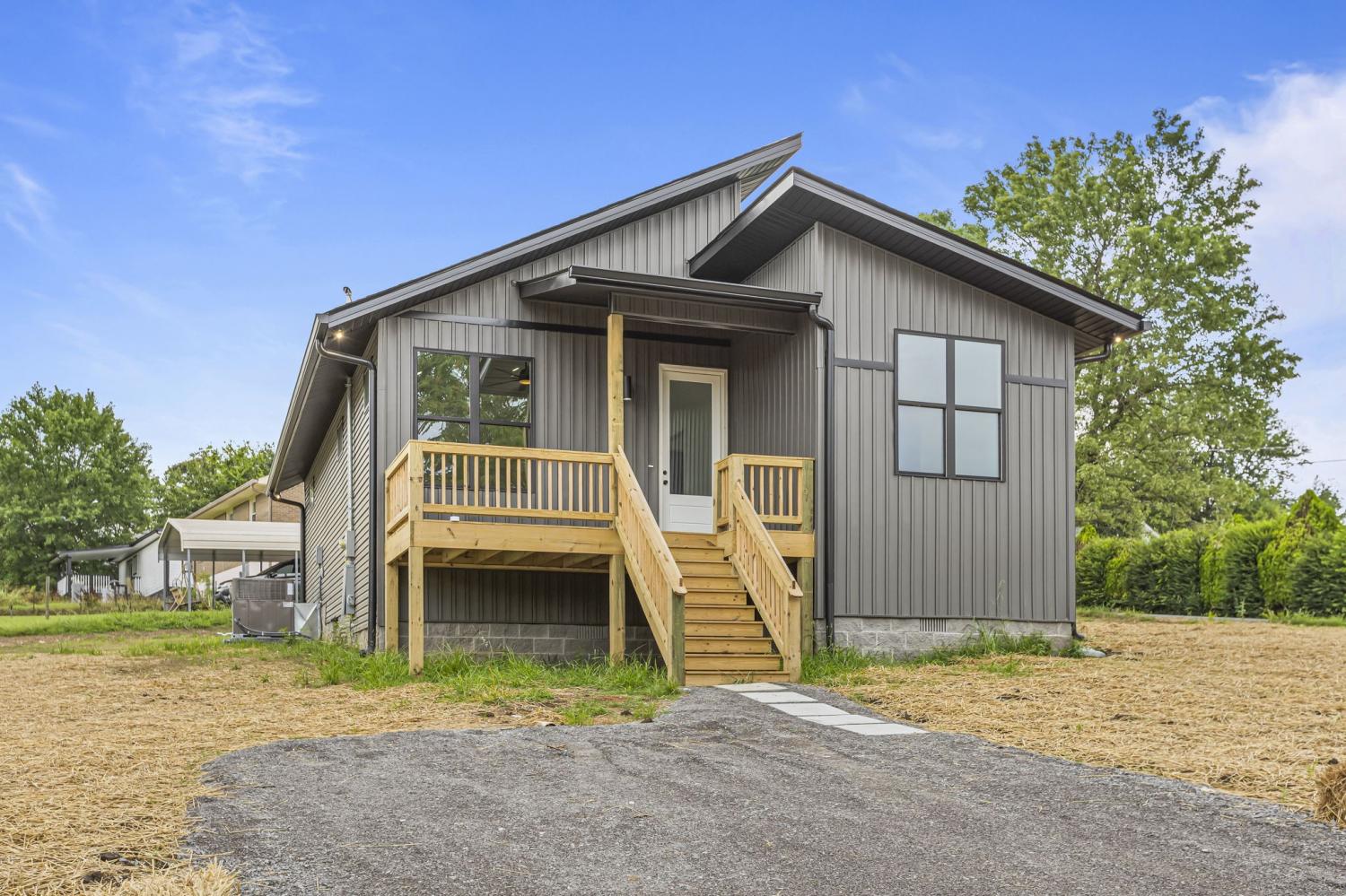 1144-Apple-St For Sale