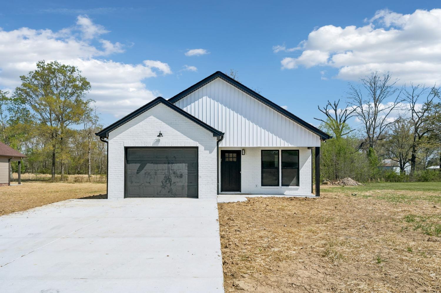 190-Green-Meadow-Dr For Sale