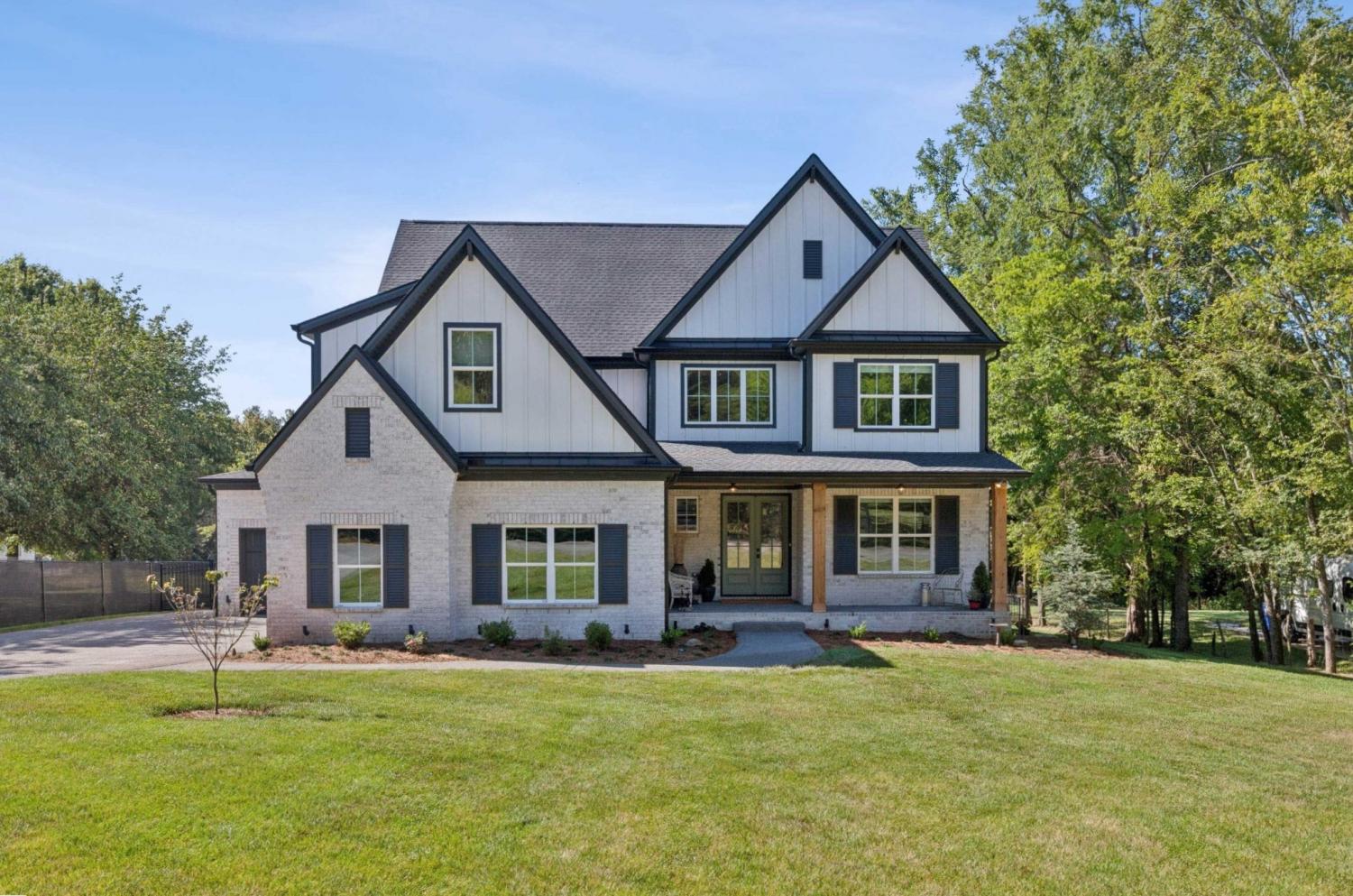 743-Hamilton-Dr For Sale