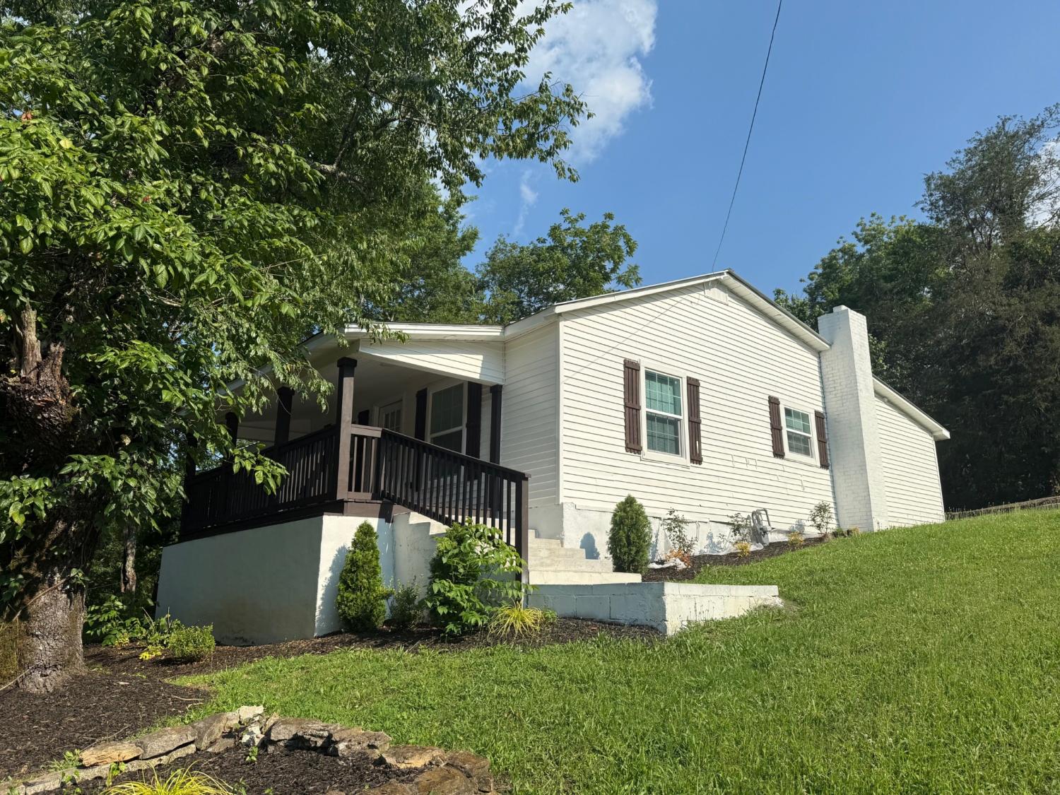140-Phillips-St For Sale