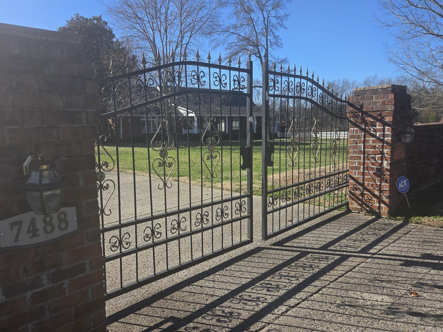 7488-Lowe-Ln For Sale