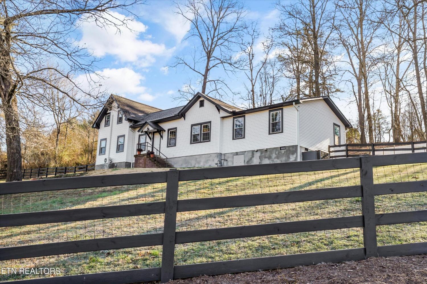 183-Laurel-Rd For Sale