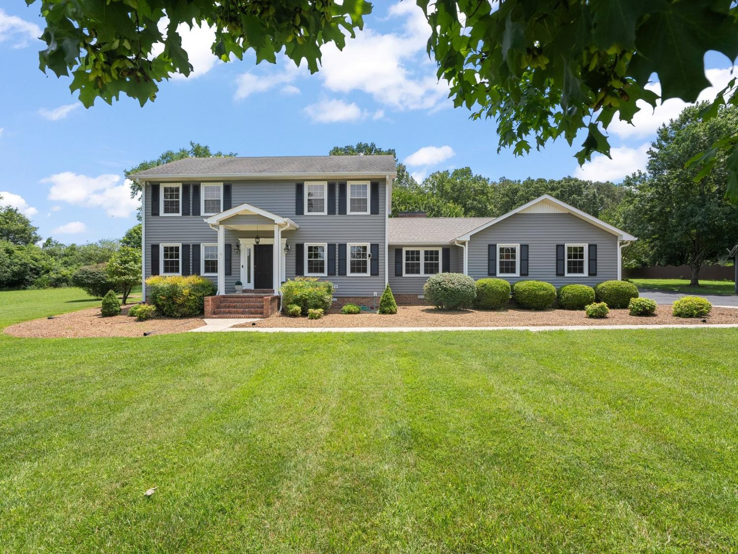 703-Twelve-Oaks-Rd For Sale