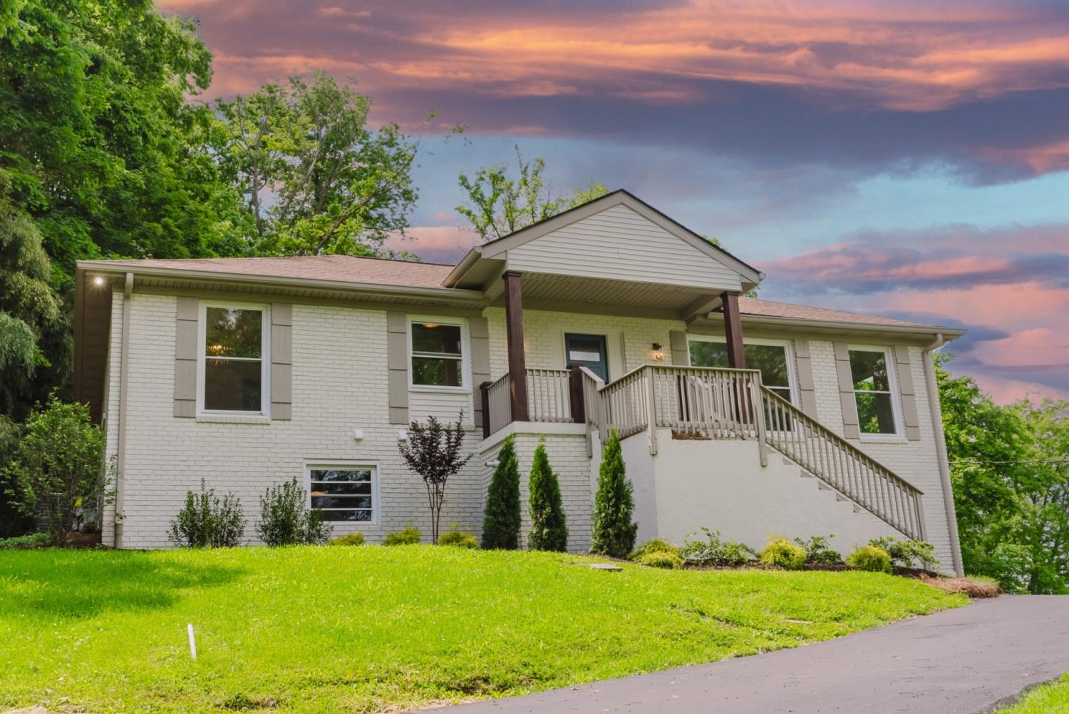 102-Foxwood-Ln For Sale