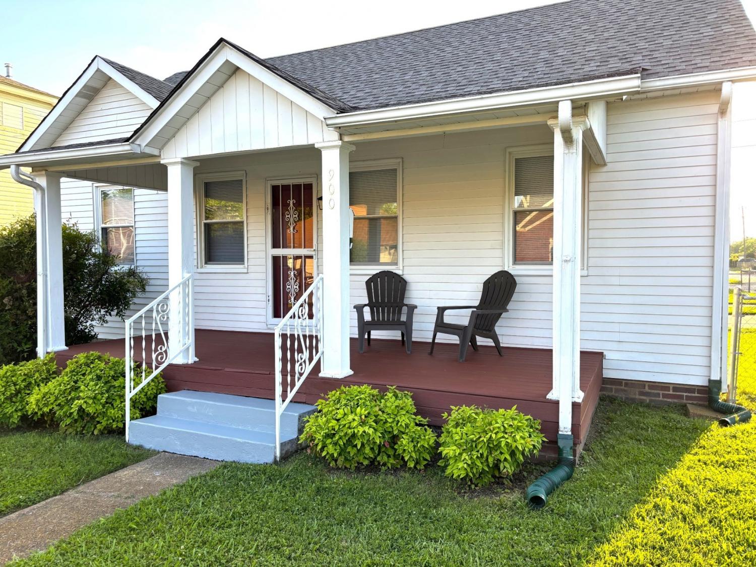 900-Elliston-St For Sale